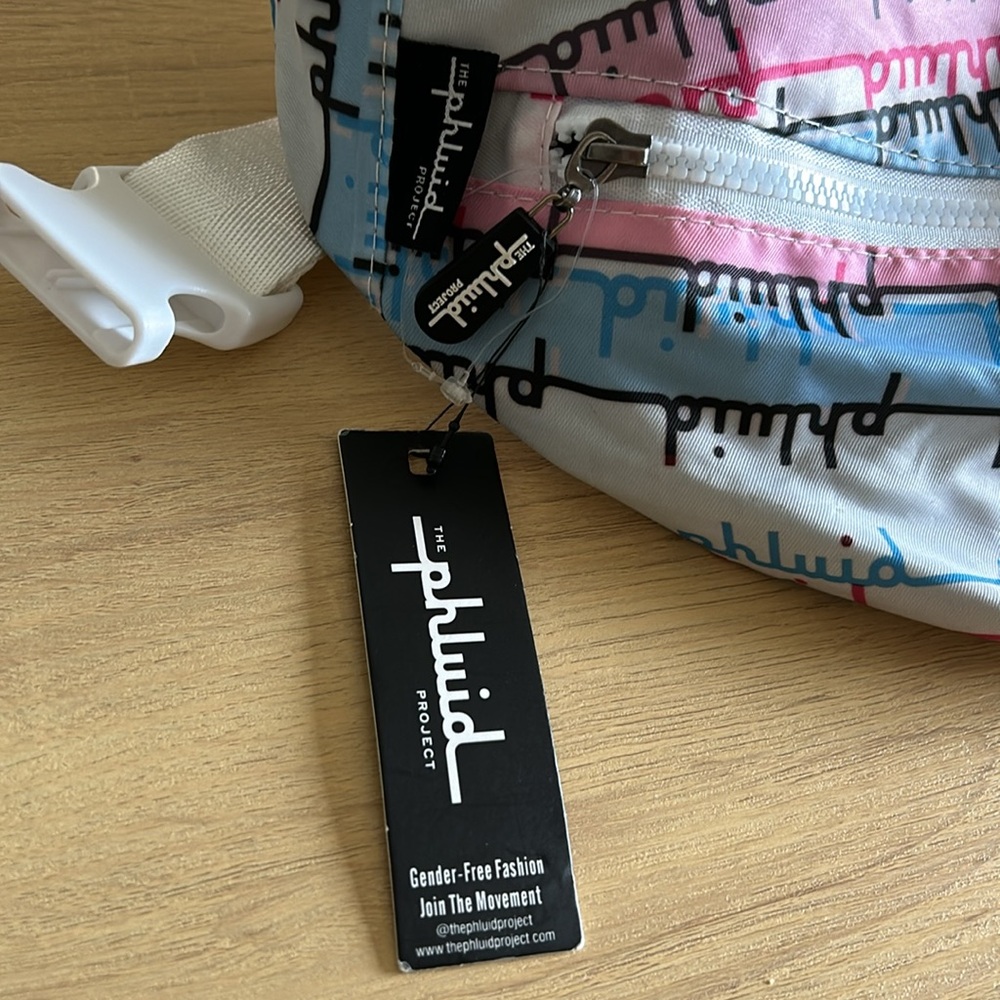 🎈3/$25🎈NWT The phluid Project Fanny Pack - Picture 2 of 5
